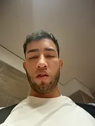 liam_bronw — Stripchat recorded stream image, 10.07.2026 19:30