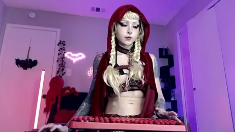 Ivey_Strigoi — Stripchat recorded stream image, 14.07.2026 21:00