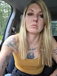 SheIsSomething — Stripchat recorded stream image, 15.07.2026 01:20