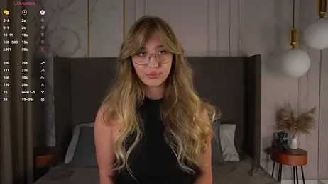 LoraineLuff — Stripchat recorded stream image, 17.07.2026 15:40