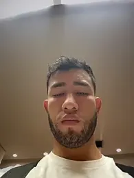 liam_bronw — Stripchat recorded stream image, 21.07.2026 16:00
