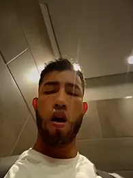 liam_bronw — Stripchat recorded stream image, 21.07.2026 16:00