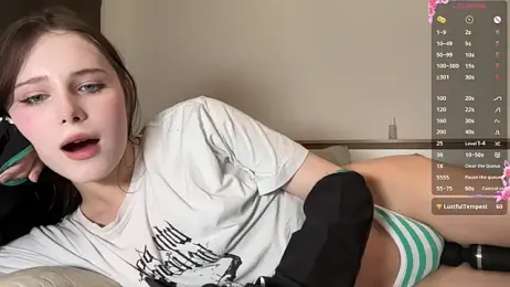 dusyashh — Stripchat recorded stream image, 12.08.2026 18:30