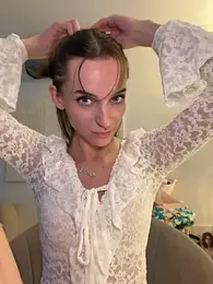 -AngelAri- — Stripchat recorded stream image, 15.08.2026 21:00