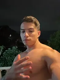 Jamess_White — Stripchat recorded stream image, 16.08.2026 00:50