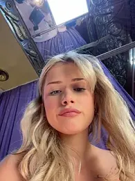 NinaVerse — Stripchat recorded stream image, 16.08.2026 00:20