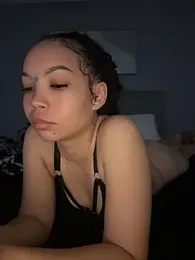 nikkiloveee — Stripchat recorded stream image, 17.08.2026 05:50