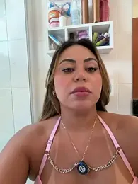 lariic — Stripchat recorded stream image, 17.08.2026 18:00