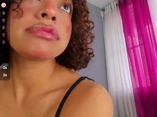 mollyybloom — Camsoda recorded stream image, 19.08.2026 14:20