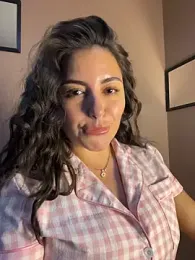 sukhakunis1 — Stripchat recorded stream image, 22.08.2026 01:20