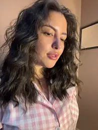 sukhakunis1 — Stripchat recorded stream image, 22.08.2026 01:20