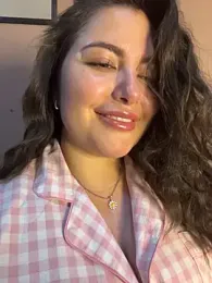 sukhakunis1 — Stripchat recorded stream image, 22.08.2026 01:20