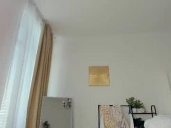 glossybabe_ — Chaturbate recorded stream image, 22.08.2026 09:40