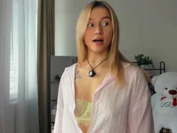 glossybabe_ — Chaturbate recorded stream image, 22.08.2026 09:40