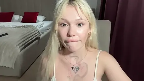 Golden_Aline — Stripchat recorded stream image, 25.08.2026 17:30