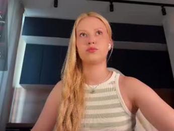 kittyloffe — Chaturbate recorded stream image, 26.08.2026 03:10