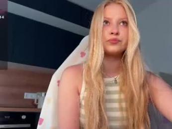 kittyloffe — Chaturbate recorded stream image, 26.08.2026 03:10