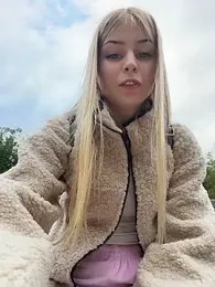 RossyMood — Stripchat recorded stream image, 14.09.2026 13:20