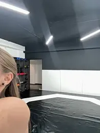 leonmessi3 — Stripchat recorded stream image, 15.09.2026 05:40