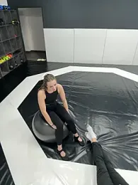 leonmessi3 — Stripchat recorded stream image, 15.09.2026 05:40
