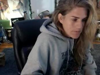 katiecutie_5 — Chaturbate recorded stream image, 18.09.2026 05:40