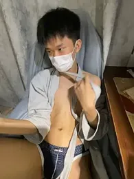 Zhang_yiovo — Stripchat recorded stream image, 19.09.2026 10:00