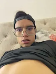 Andres_boy252 — Stripchat recorded stream image, 24.09.2026 04:30