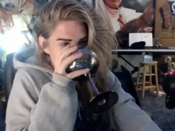 katiecutie_5 — Chaturbate recorded stream image, 01.10.2026 04:10
