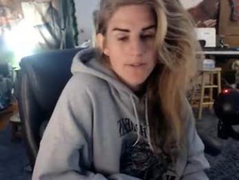 katiecutie_5 — Chaturbate recorded stream image, 01.10.2026 04:10