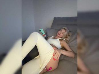 -Molly- — Bongacams recorded stream screenshot (03 Feb 2025)