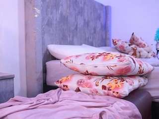 lara-giraldo — Camsoda recorded stream image, 21.03.2025 02:00