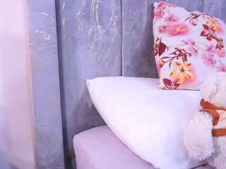 lara-giraldo — Camsoda recorded stream image, 22.03.2025 02:40