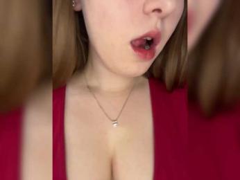 AlinaRay — Bongacams recorded stream image, 22.03.2025 13:20