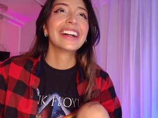 sofly-s — Camsoda recorded stream image, 03.02.2025 11:40