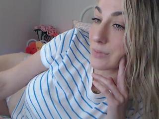 Zoey Evans — Flirt4free recorded stream screenshot (23 Mar 2025)