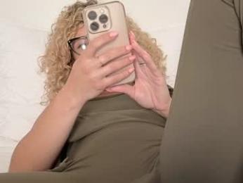 theislandgirl — Chaturbate recorded stream screenshot (25 Mar 2025)