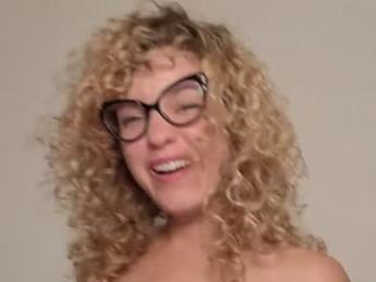 theislandgirl — Chaturbate recorded stream screenshot (25 Mar 2025)