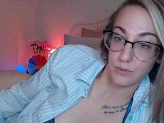 Zoey Evans — Flirt4free recorded stream screenshot (27 Mar 2025)