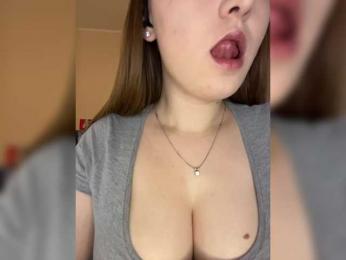 AlinaRay — Bongacams recorded stream image, 31.03.2025 13:10