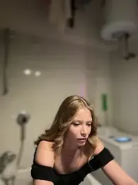 AnastasiaAniess — Stripchat recorded stream screenshot (31 Mar 2025)