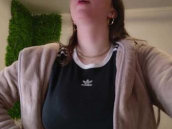 EmilyxJames — Bongacams recorded stream image, 01.04.2025 19:00