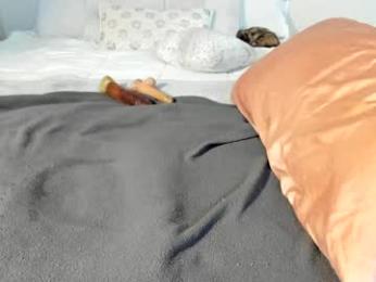 sexxylaurab — Chaturbate recorded stream screenshot (02 Apr 2025)