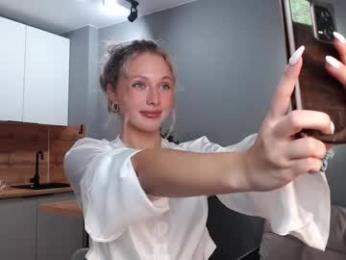 roselyn_rose — Chaturbate recorded stream image, 03.04.2025 13:00