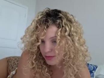 theislandgirl — Chaturbate recorded stream screenshot (03 Apr 2025)