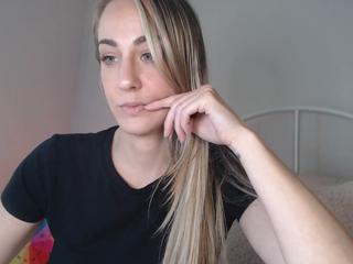 Zoey Evans — Flirt4free recorded stream screenshot (03 Apr 2025)