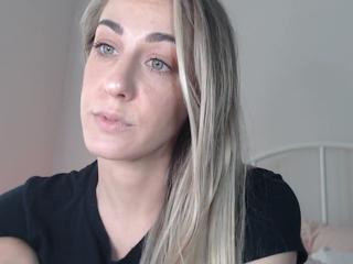 Zoey Evans — Flirt4free recorded stream screenshot (03 Apr 2025)