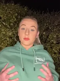 Strongqueen — Stripchat recorded stream screenshot (05 Apr 2025)