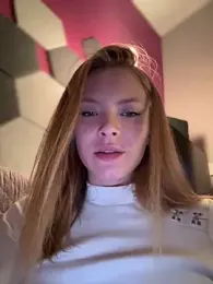 AnastasiaAniess — Stripchat recorded stream screenshot (09 Apr 2025)