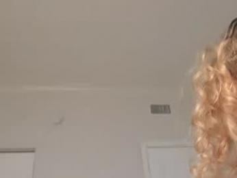 theislandgirl — Chaturbate recorded stream screenshot (09 Apr 2025)