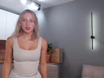 roselyn_rose — Chaturbate recorded stream image, 10.04.2025 13:50
